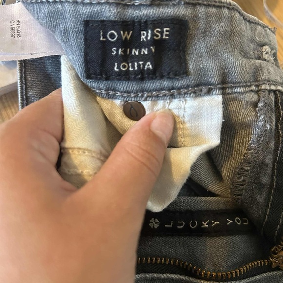 Lucky Brand Charcoal Skinny Jeans for Women - Picture 11 of 12